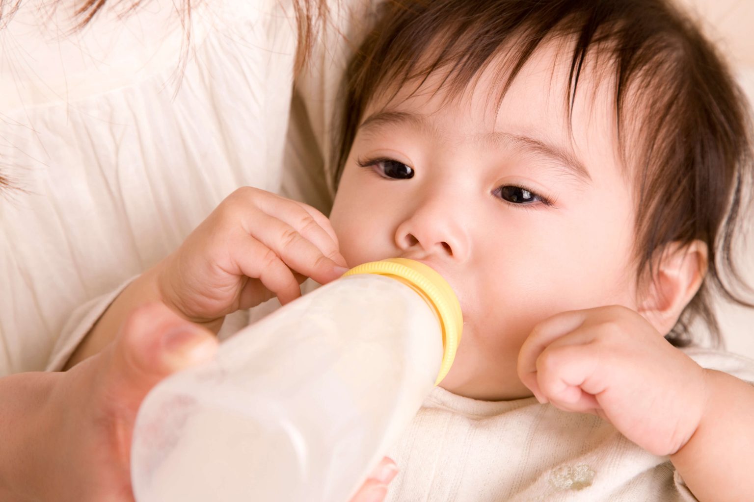 Weaning guide: How to Introduce Solids To Your Baby - SOG Health Pte. Ltd.